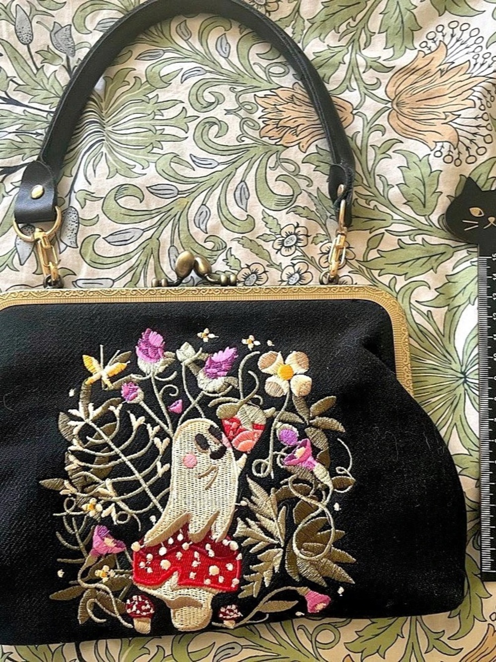 Comeco Ghost in Strawberry Field Kisslock Bag Crossbody Bag Black & Gold 🍄👻 🌼